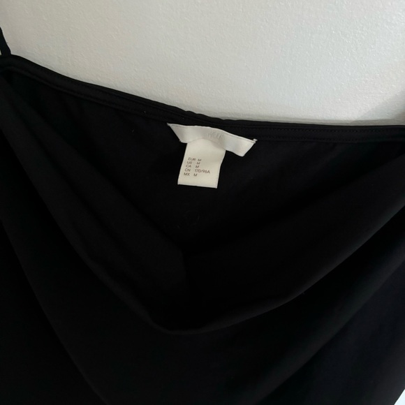 4 tank top bundle $28 - Picture 4 of 8